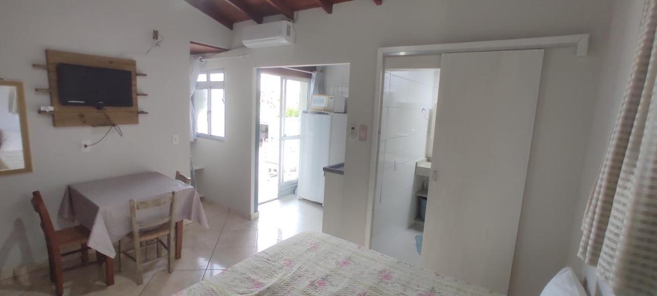 Pousada AJS Palhoça Quarto foto